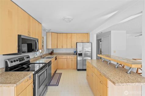 2138 SW 305th Street Federal Way WA 98023