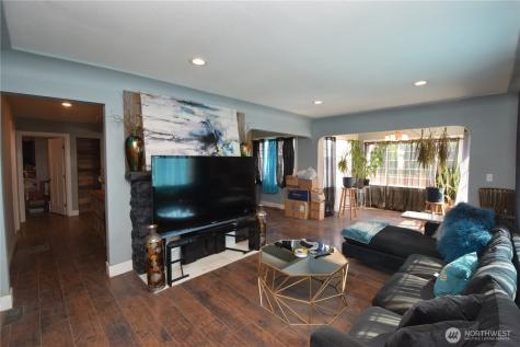 8519 Golden Given Drive E Tacoma WA 98445