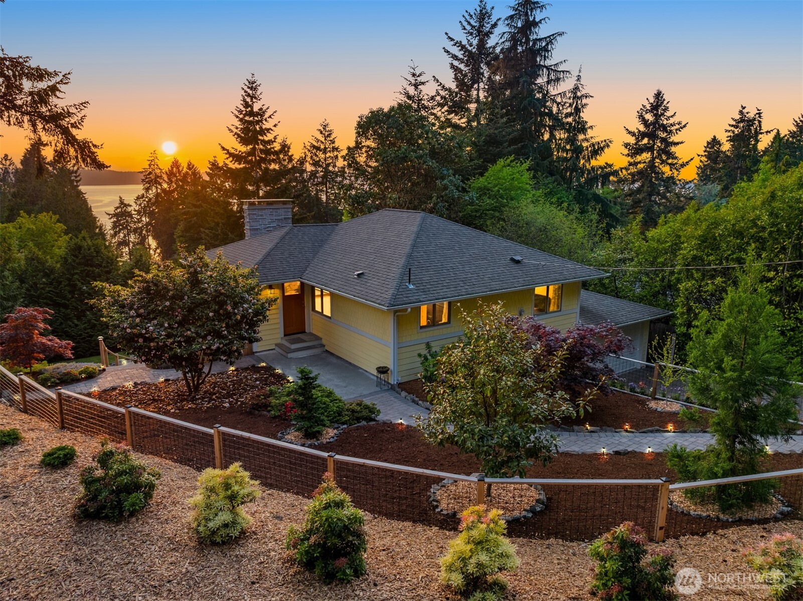 16311 25th Avenue SW Burien WA 98166