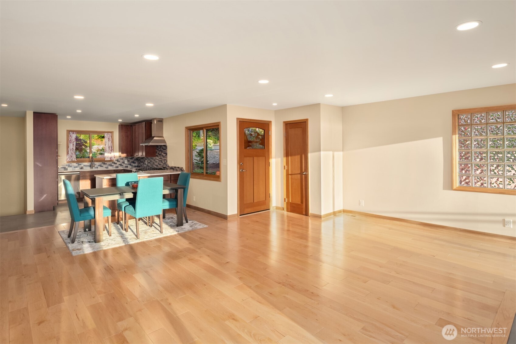 16311 25th Avenue SW Burien WA 98166