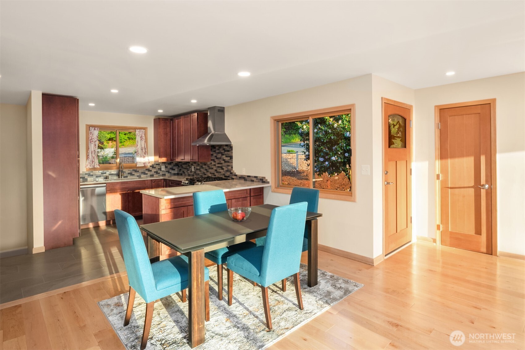 16311 25th Avenue SW Burien WA 98166