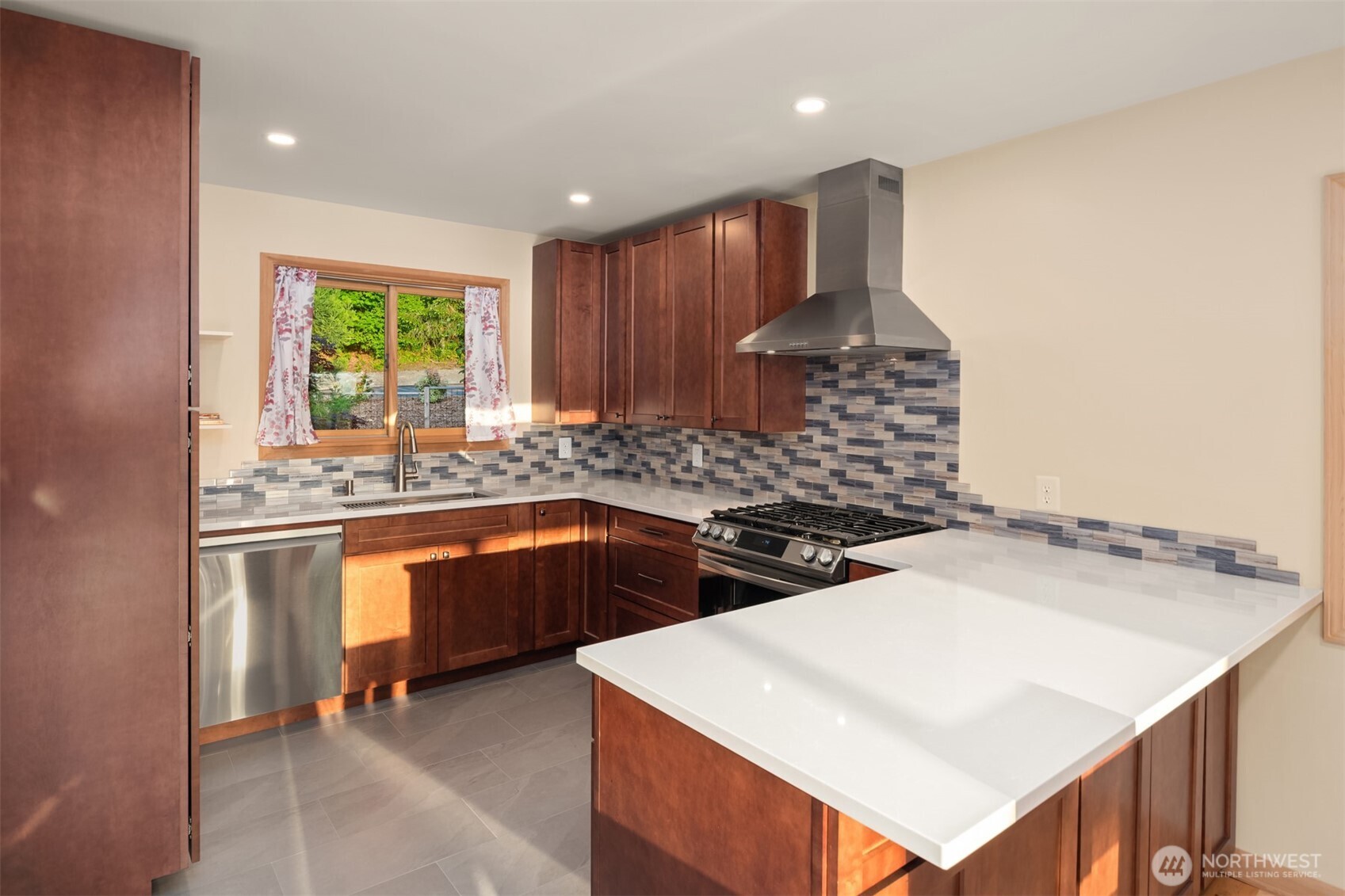 16311 25th Avenue SW Burien WA 98166