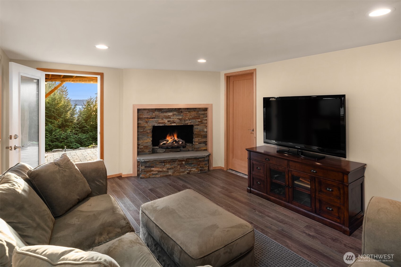 16311 25th Avenue SW Burien WA 98166