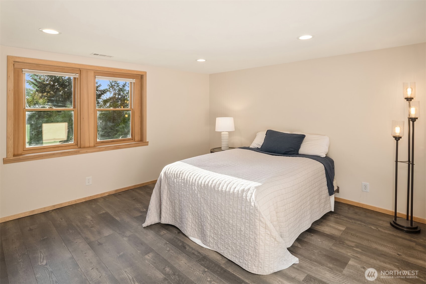 16311 25th Avenue SW Burien WA 98166