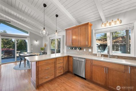 49 N Point Drive Bellingham WA 98229