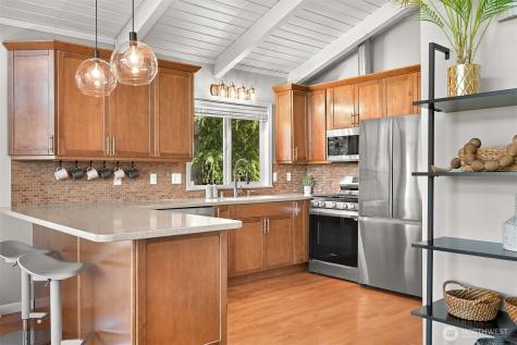 49 N Point Drive Bellingham WA 98229