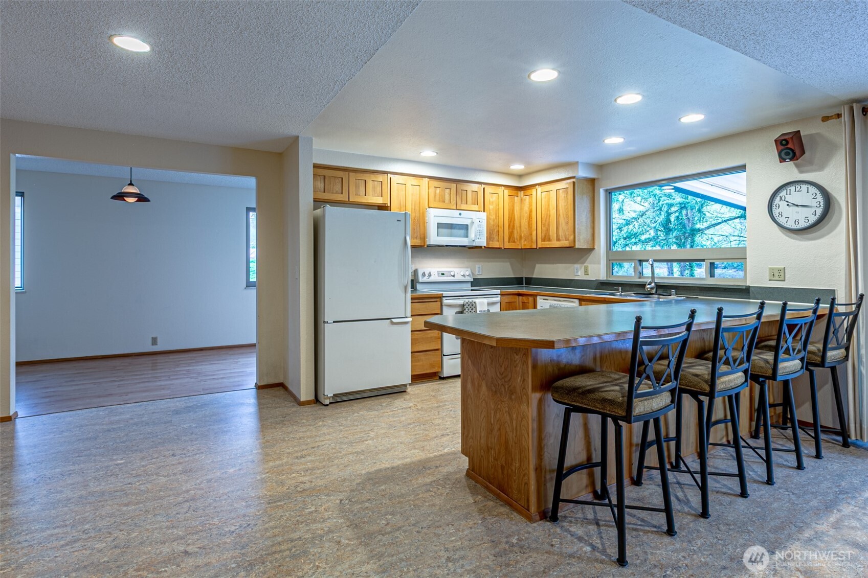 1808 Riverview Drive NE Auburn WA 98002