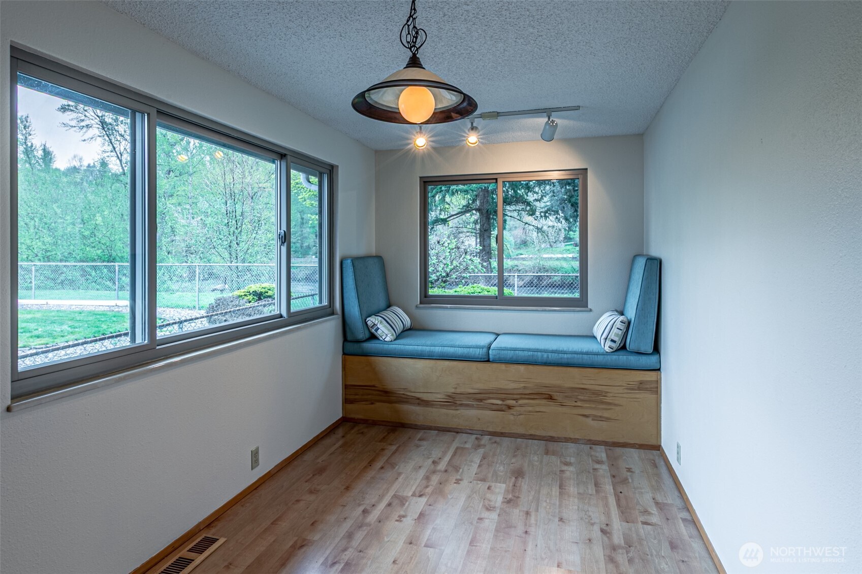 1808 Riverview Drive NE Auburn WA 98002