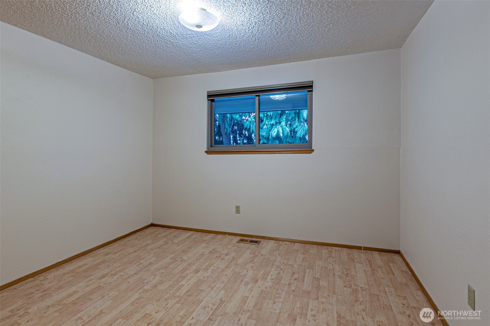 1808 Riverview Drive NE Auburn WA 98002