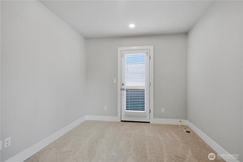 6302 SW 206th Place Lynnwood WA 98036