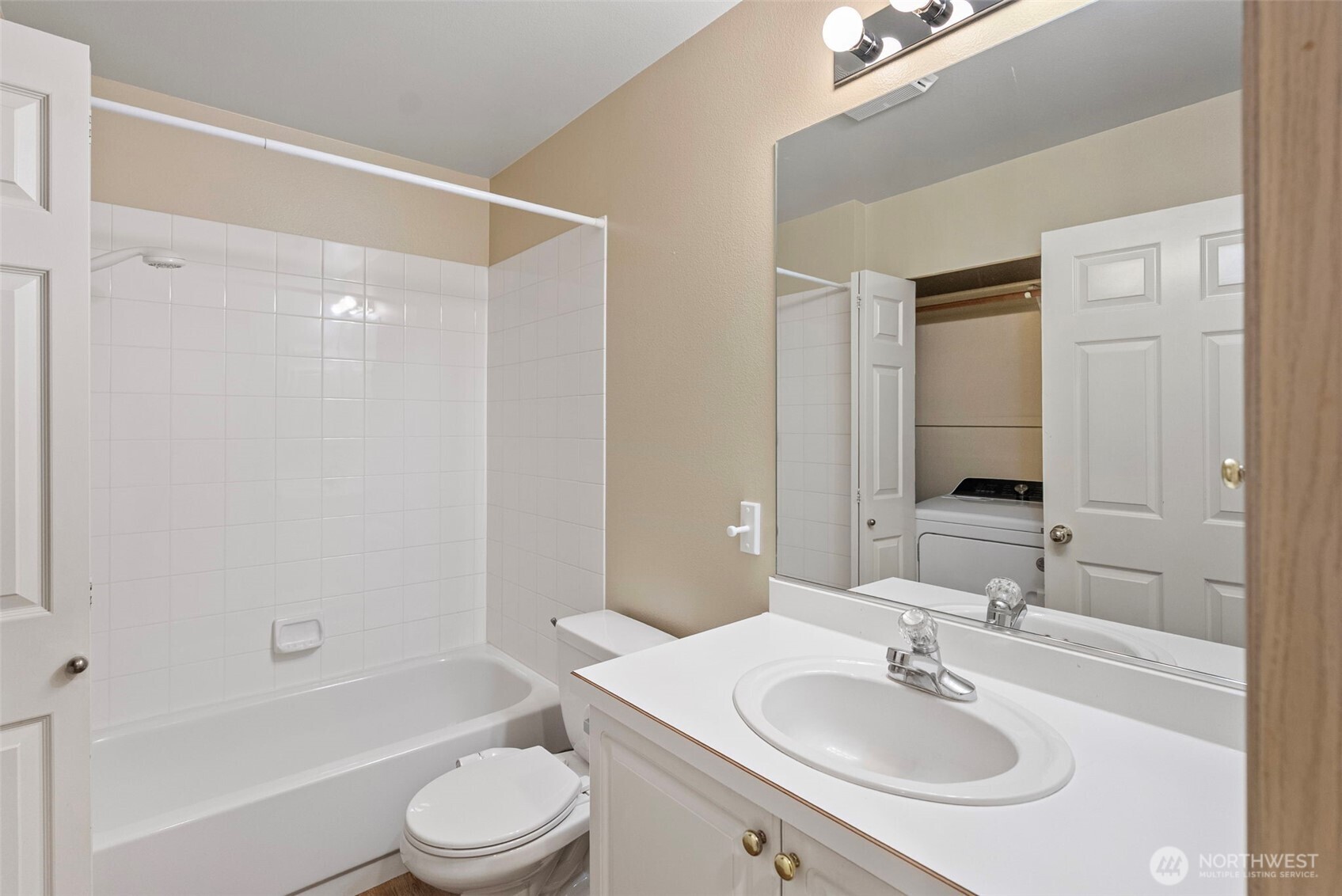 9738 Sea Isle Lane NW Silverdale WA 98383