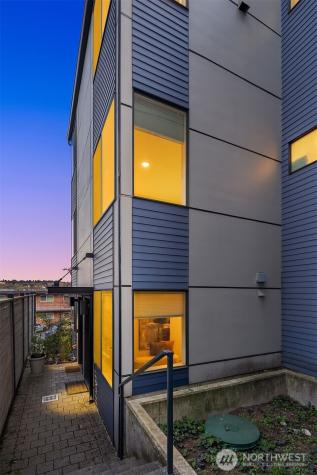 1122 5th Avenue N Seattle WA 98109