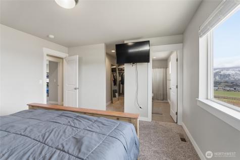 2247 S Mystical Loop East Wenatchee WA 98802