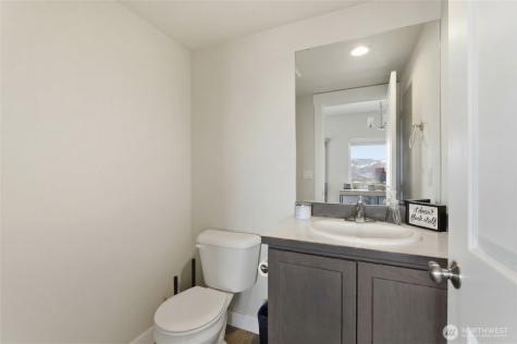 2247 S Mystical Loop East Wenatchee WA 98802