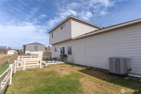 2247 S Mystical Loop East Wenatchee WA 98802