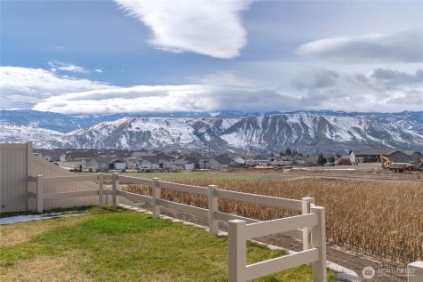 2247 S Mystical Loop East Wenatchee WA 98802