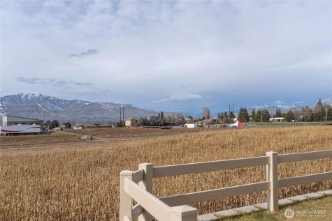 2247 S Mystical Loop East Wenatchee WA 98802