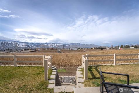 2247 S Mystical Loop East Wenatchee WA 98802