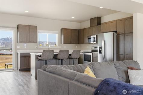 2247 S Mystical Loop East Wenatchee WA 98802