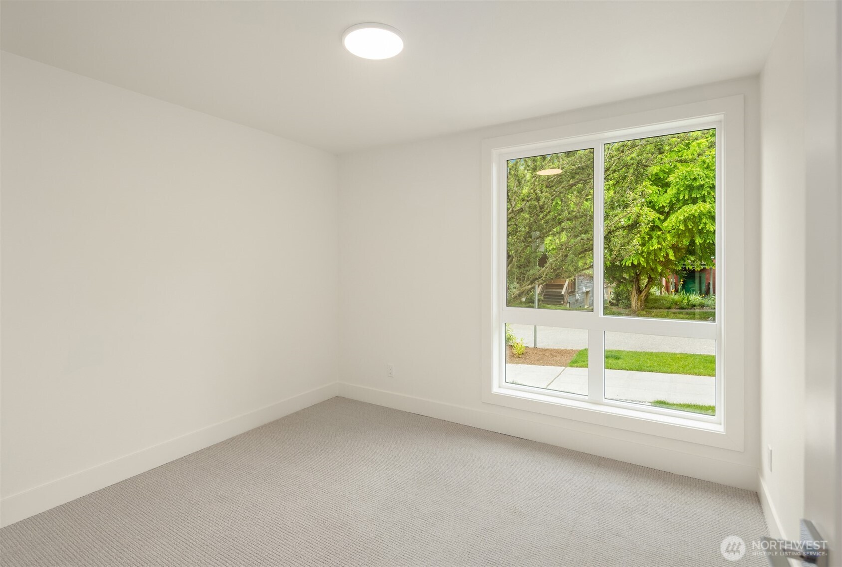 102 NE 44th Street Seattle WA 98105