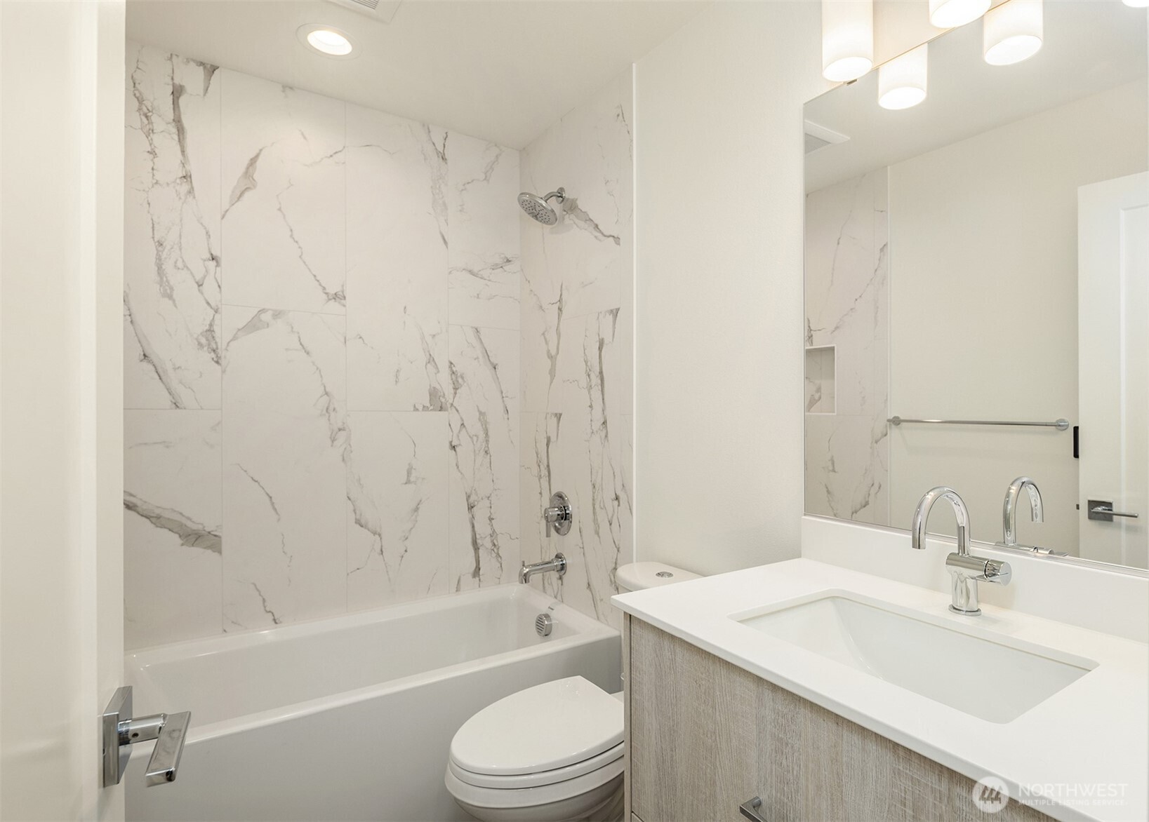 102 NE 44th Street Seattle WA 98105