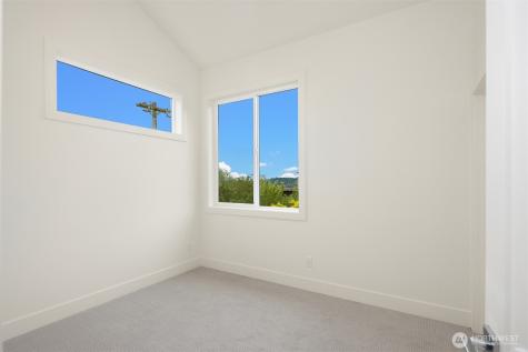 102 NE 44th Street Seattle WA 98105
