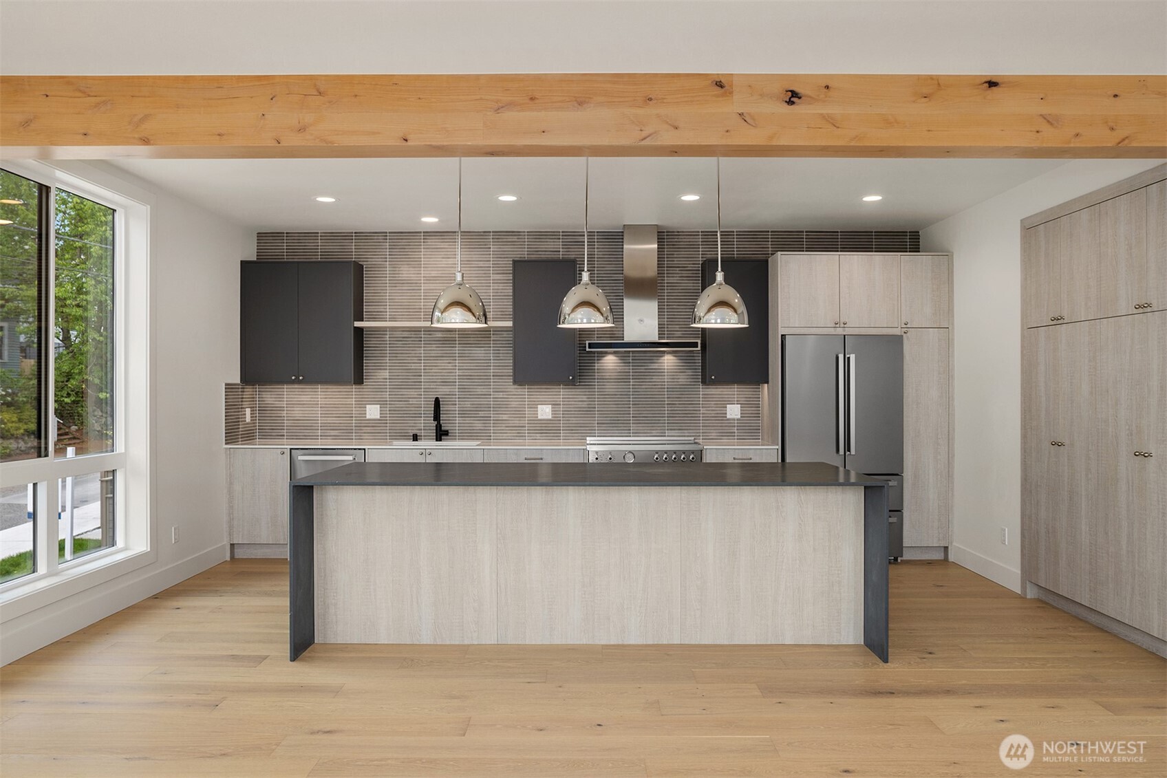 102 NE 44th Street Seattle WA 98105