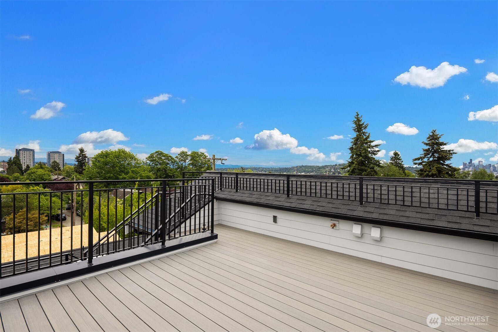 102 NE 44th Street Seattle WA 98105