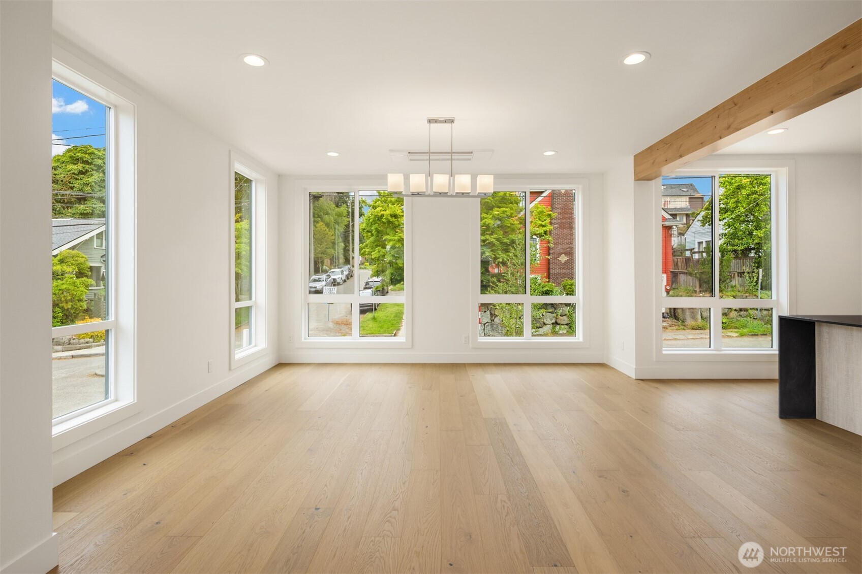 102 NE 44th Street Seattle WA 98105