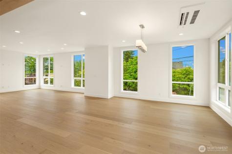 102 NE 44th Street Seattle WA 98105