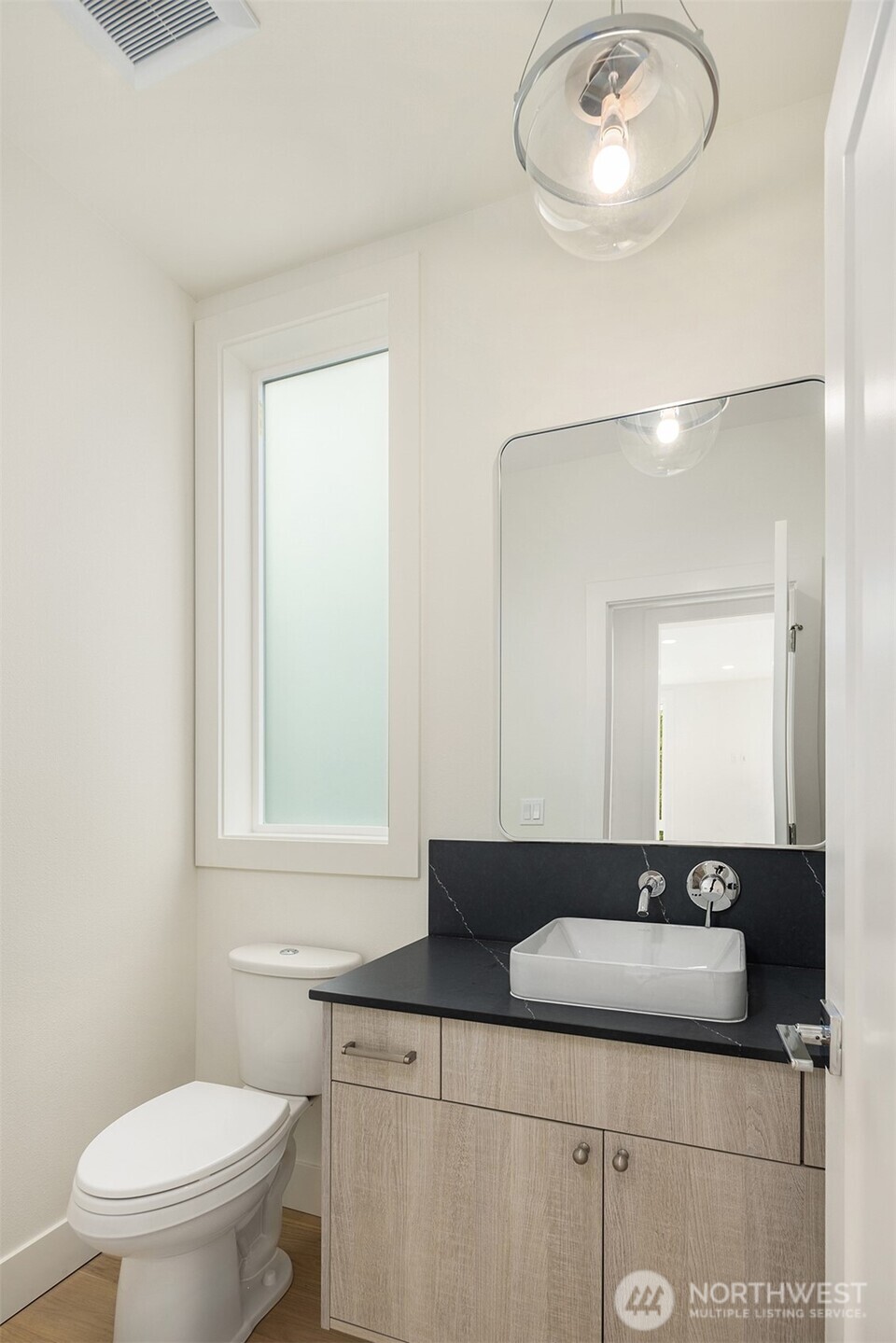 102 NE 44th Street Seattle WA 98105