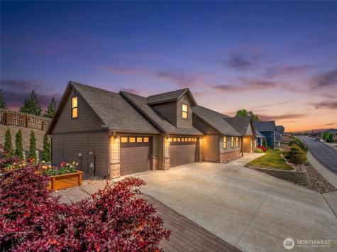 2741 SE Falcon View Drive East Wenatchee WA 98802
