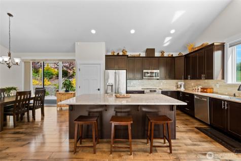 2741 SE Falcon View Drive East Wenatchee WA 98802