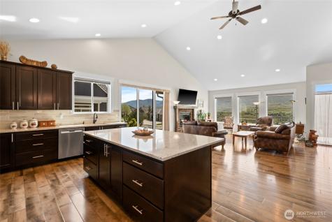 2741 SE Falcon View Drive East Wenatchee WA 98802