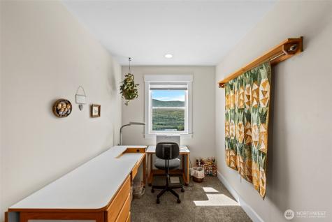 2741 SE Falcon View Drive East Wenatchee WA 98802