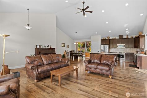 2741 SE Falcon View Drive East Wenatchee WA 98802