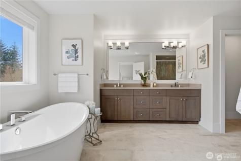 23623 SE 35th Court Sammamish WA 98029