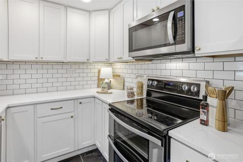 10209 31st Avenue SW Seattle WA 98146