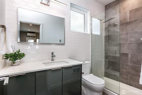 6307 34th Avenue SW Seattle WA 98126