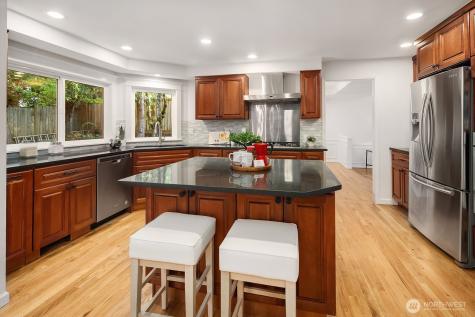 23203 NE 18th Place Sammamish WA 98074