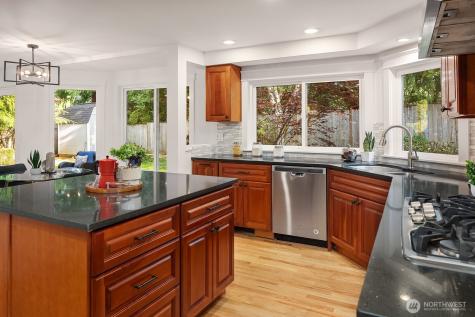 23203 NE 18th Place Sammamish WA 98074