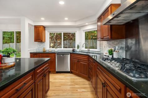 23203 NE 18th Place Sammamish WA 98074