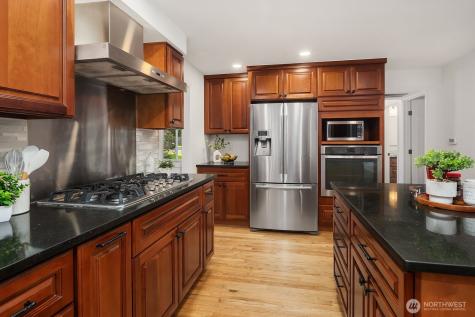 23203 NE 18th Place Sammamish WA 98074