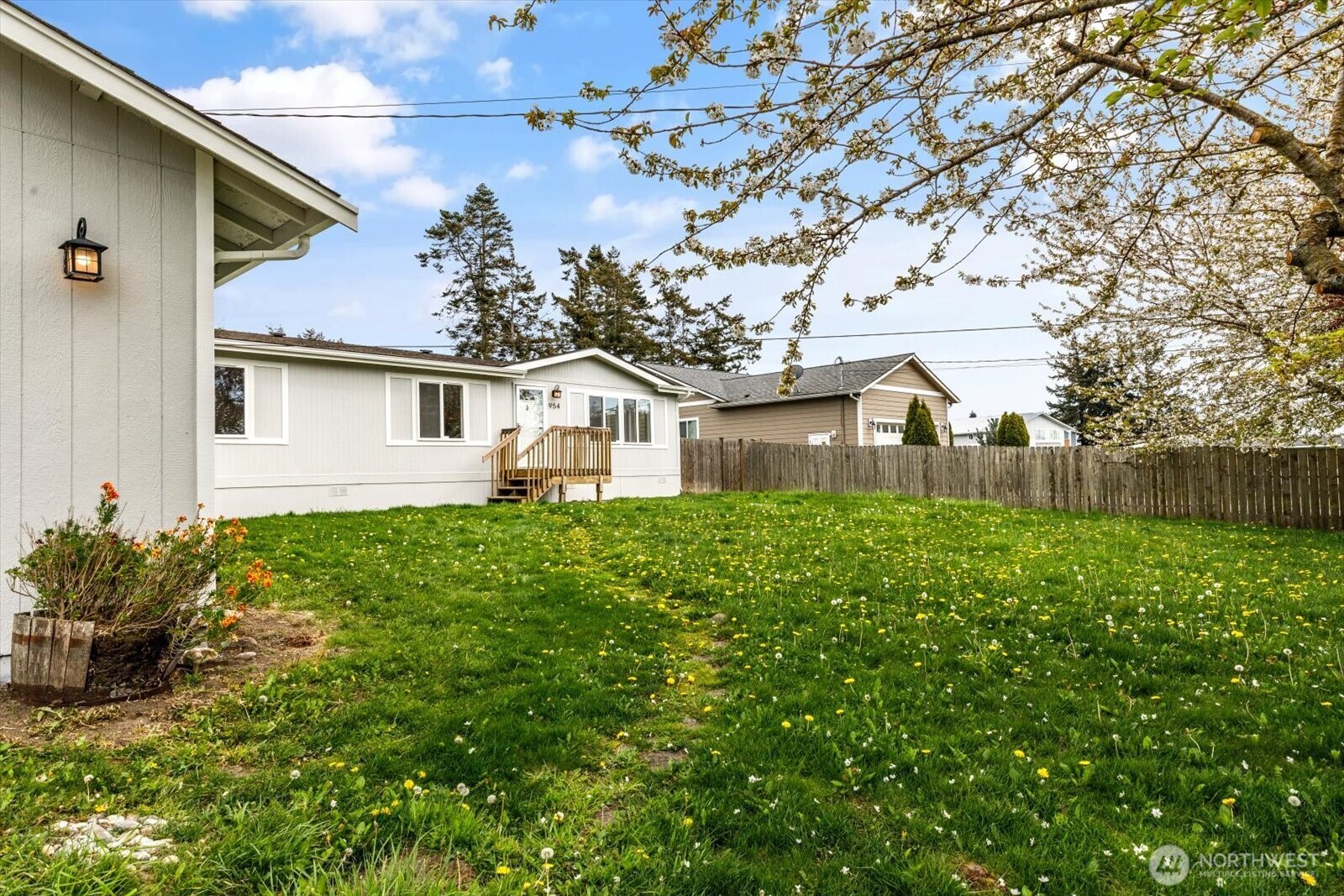 954 Shawn Avenue Oak Harbor WA 98277