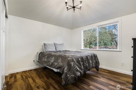 14517 Meridian Avenue N Shoreline WA 98133