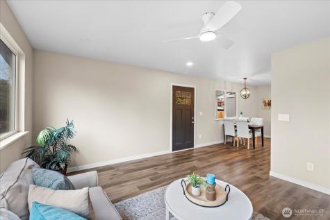 14322 Admiralty Way Lynnwood WA 98087