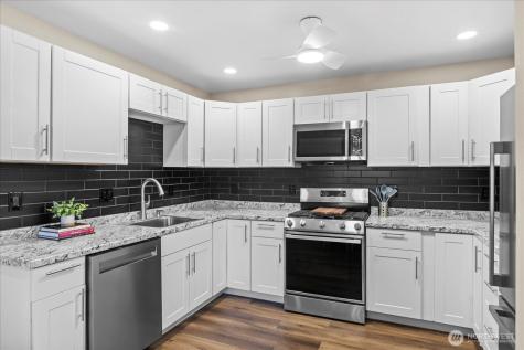 14322 Admiralty Way Lynnwood WA 98087