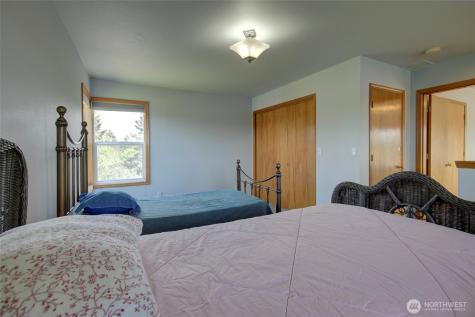 124 S Razor Clam Drive SW Ocean Shores WA 98569