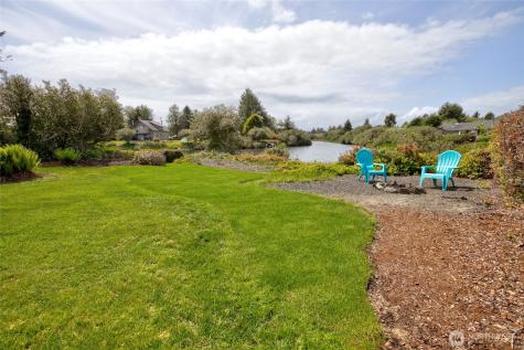 124 S Razor Clam Drive SW Ocean Shores WA 98569