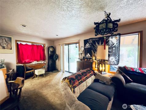 818 NW 359th Street La Center WA 98629